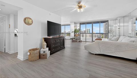 3500 Mystic Pointe Dr