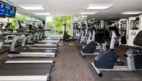 3500 Mystic Pointe Dr