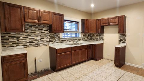 10742 S Prairie Avenue