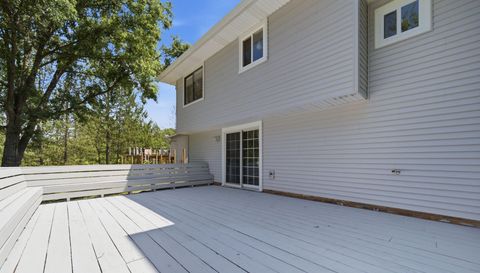 5864 N Oval