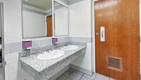 207 Calle Del Parque