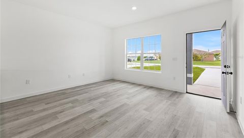 833 E COLVILLE DR