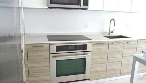 1300 Brickell Bay Dr