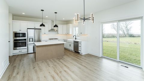 1816 Robinson Lane NE