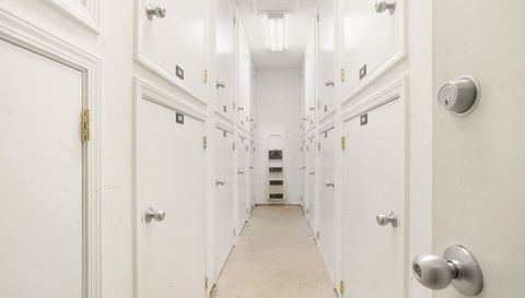 2222 W BELMONT Avenue