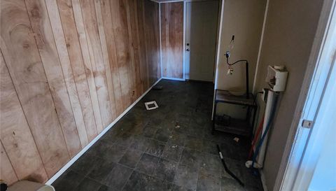 905 East Washing Street