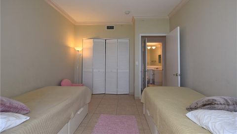 707 Crandon Blvd