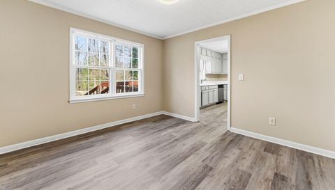 2653 Laurel Woods Ln SE