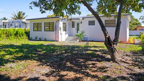 15694 NE 10th Ct