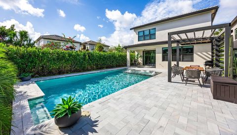 4510 Pinehurst Trl W