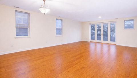 1412 W Diversey Parkway