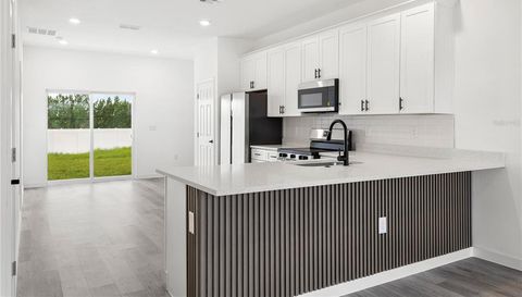 833 E COLVILLE DR