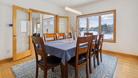 2728 Headland Court SW