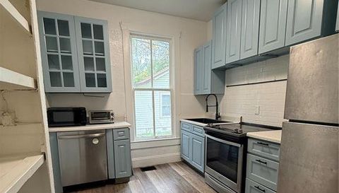 814 E INDIANA AVENUE