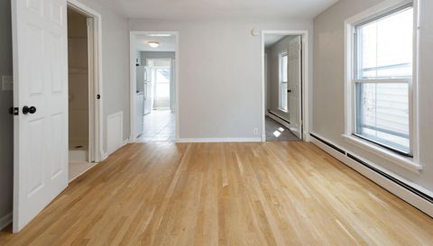 2815 Dupont Avenue S