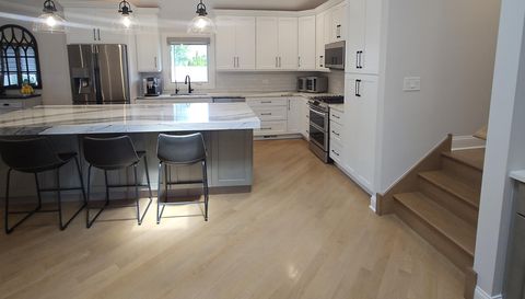 12817 S Surrey Ct