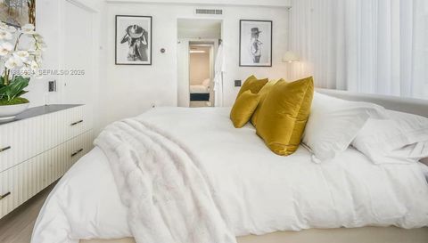 100 Collins Ave