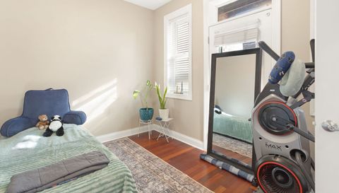 2222 W BELMONT Avenue