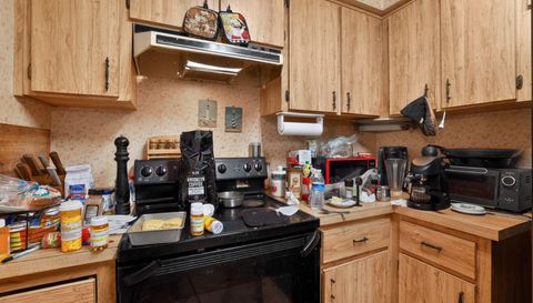 1508 W River Shore Way