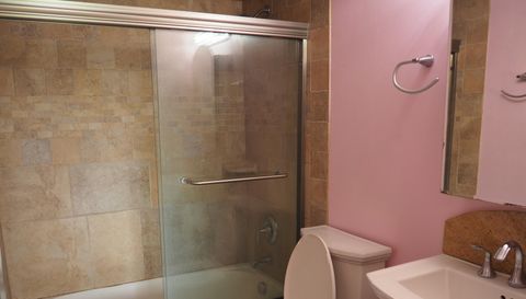 880 Rue De La Paix