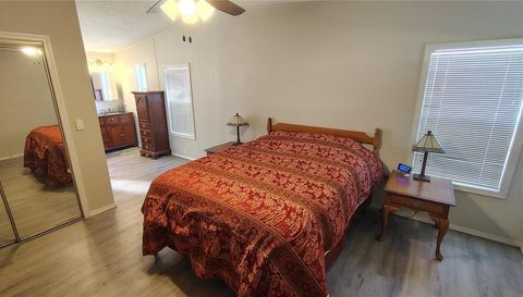 25039 PINE HILL