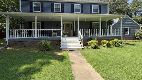 108 E Creekview Dr SW