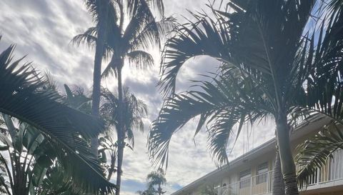 4050 NE 12th Terrace #13