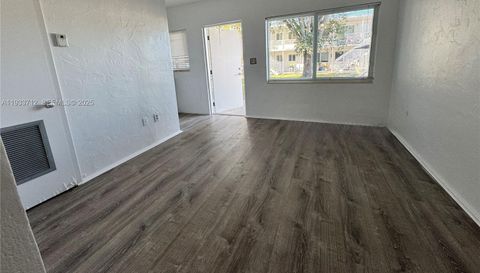 251 Hibiscus Dr