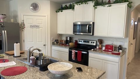 939 Remington Green Dr SE