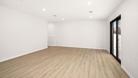 4929 Wild Rose Trail