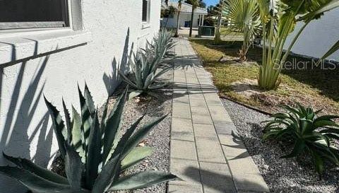 541 SPANISH DRIVE N