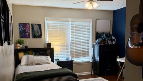 450 Chandler Ct