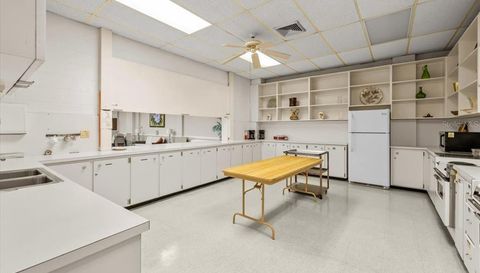 1235 S HIGHLAND AVENUE