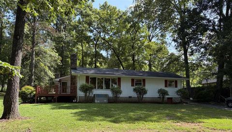 2211 Gold Point Cir N