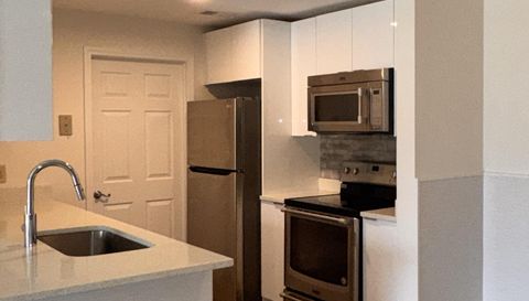 1075 Peachtree Walk NE