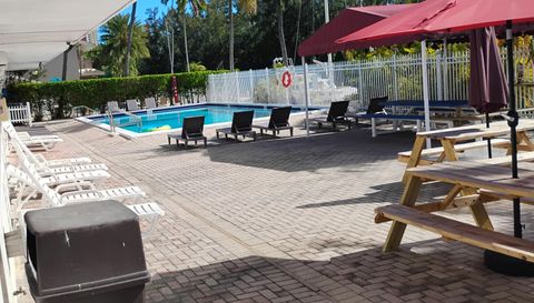 3660 NE 166th St APT 607