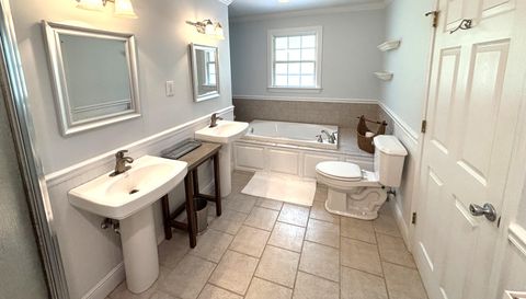 5911 N Shenandoah Rd