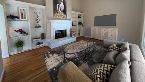 2528 Treetop Ln