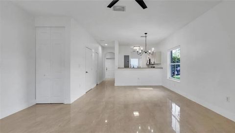 4921 SW 140th Terrace