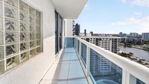 2711 N Ocean Dr