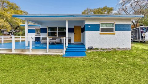 1102 E River Cove St