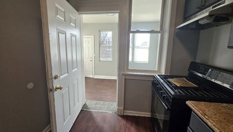 6738 S Prairie Avenue