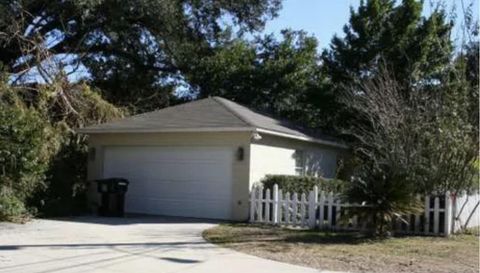 826 N Westmoreland Dr