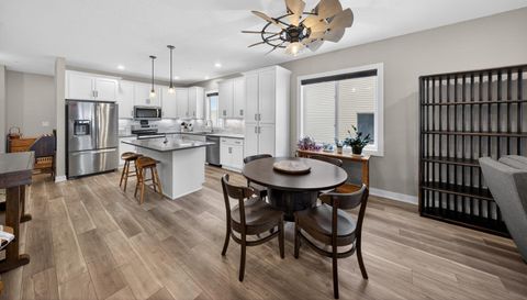 698 Shardlow Place NE