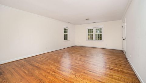 1820 Hunting Ridge Rd