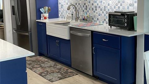 243 S CENTRAL AVENUE