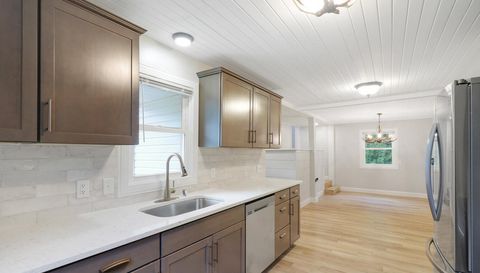 2454 221st Avenue NE