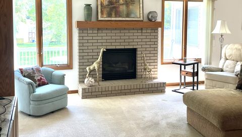 4524 Leawood Dr NE
