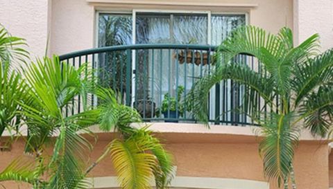 2033 SE 10th Ave Fort Lauderdale