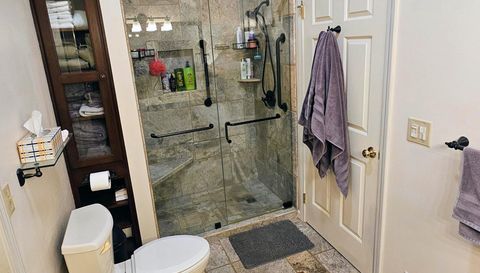 11815 N Lake Side Dr